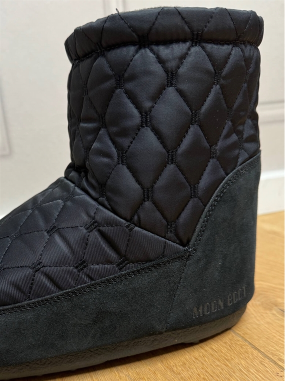 Moon Boot Icon Low Nolace Quilted Black Boots